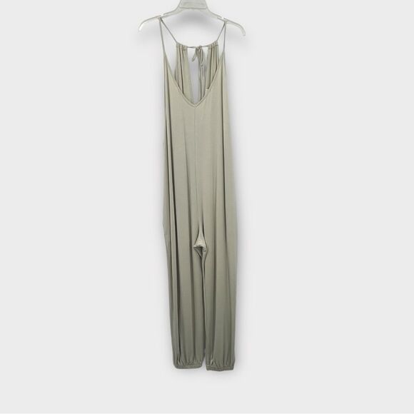 Lovestitch Mazzy Jumpsuit Sleeveless Relaxed Fit in Light Sage Size M/L NWT - Picture 3 of 10